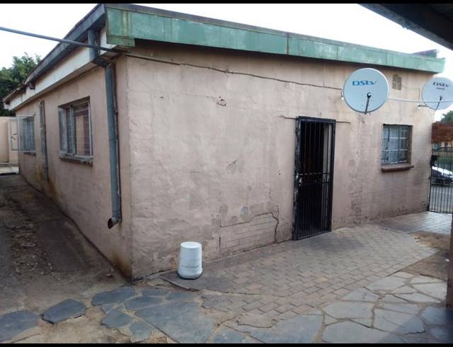 18 BEDROOM HOUSE FOR SALE IN ROSETTENVILLE